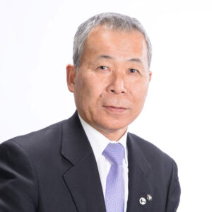 山路　卓司　氏