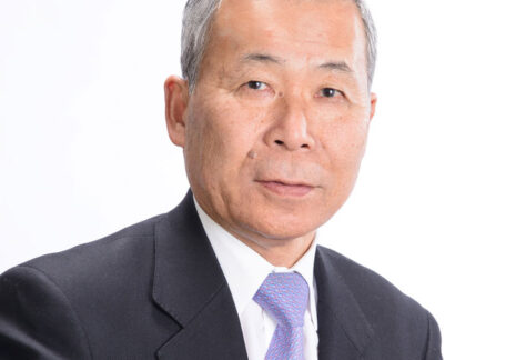 山路　卓司　氏