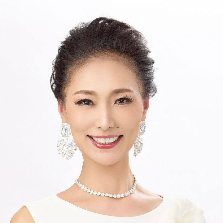 高山 愛子氏