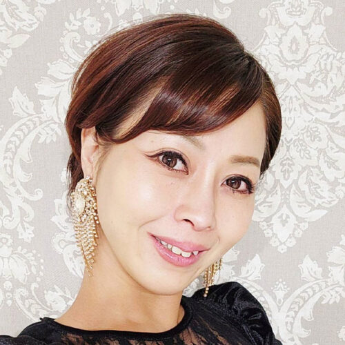 内山 亜衣氏