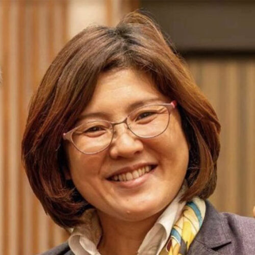 井上 真由美氏