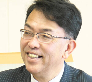 福井 龍介 氏