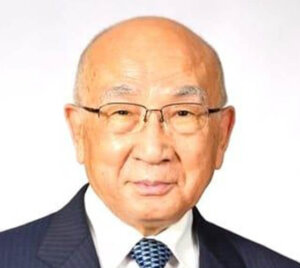 川又 久万 氏