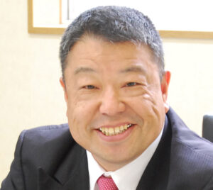 信太 秀紀 氏