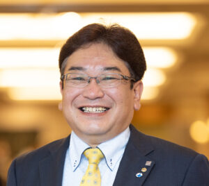 津田 貴司氏