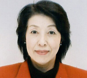 角田 恭恵 氏