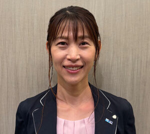 碓井 朋子 氏